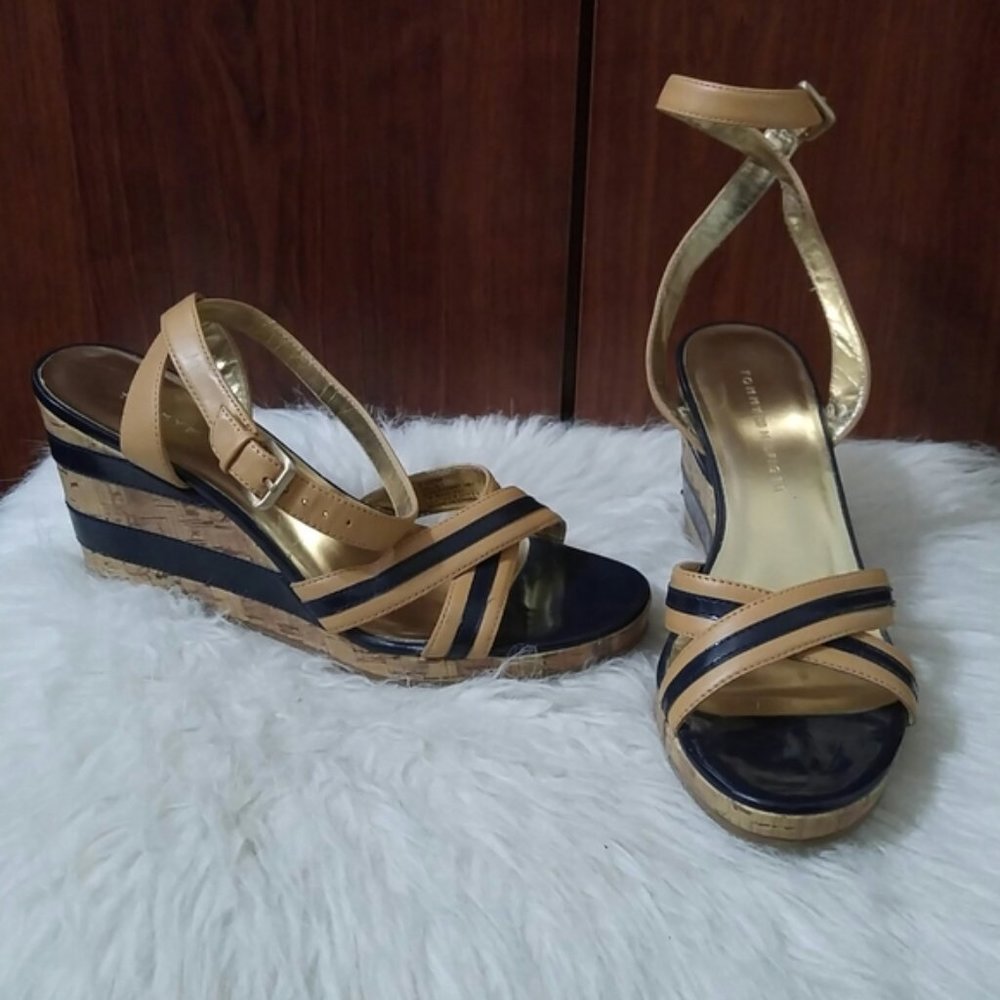 TOMMY HILFIGER Tan & Black Joliet Wedge Size 7 1/2